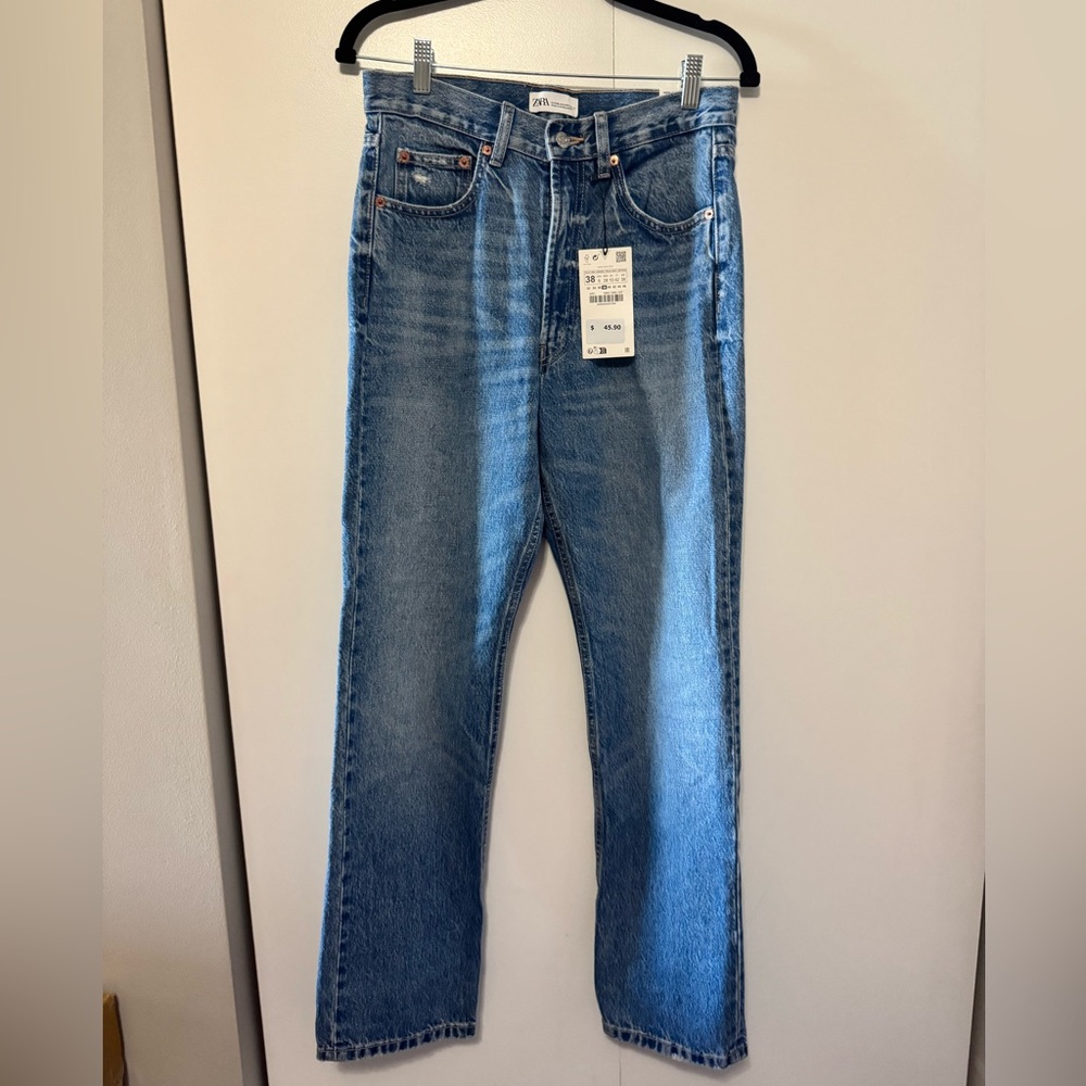 Zara Women’s Straight Leg Jeans